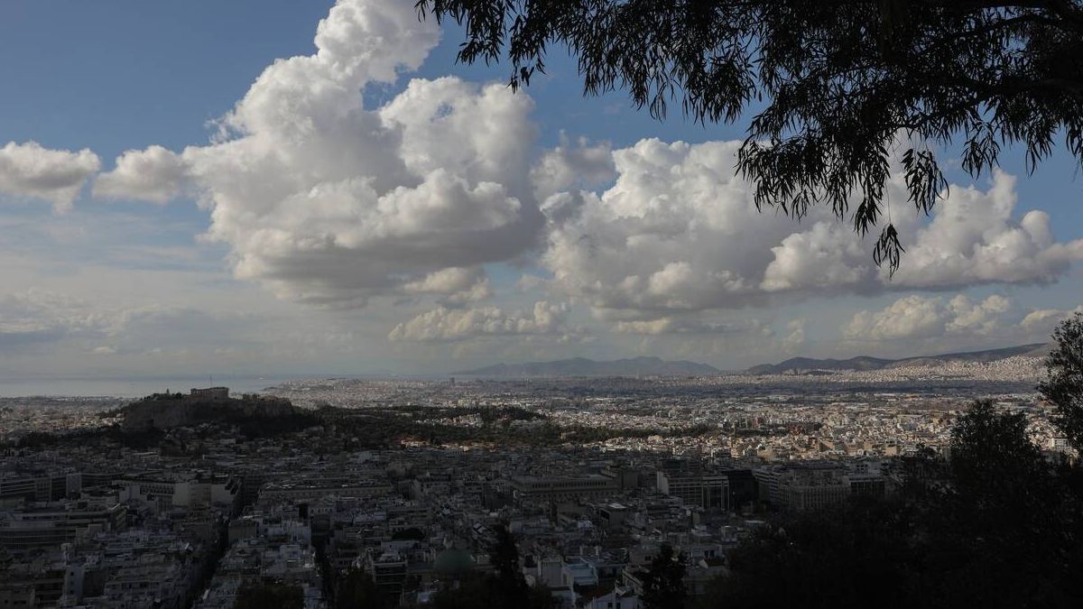 Καιρός σήμερα: Πρόσκαιρες νεφώσεις και άνοδος της θερμοκρασίας