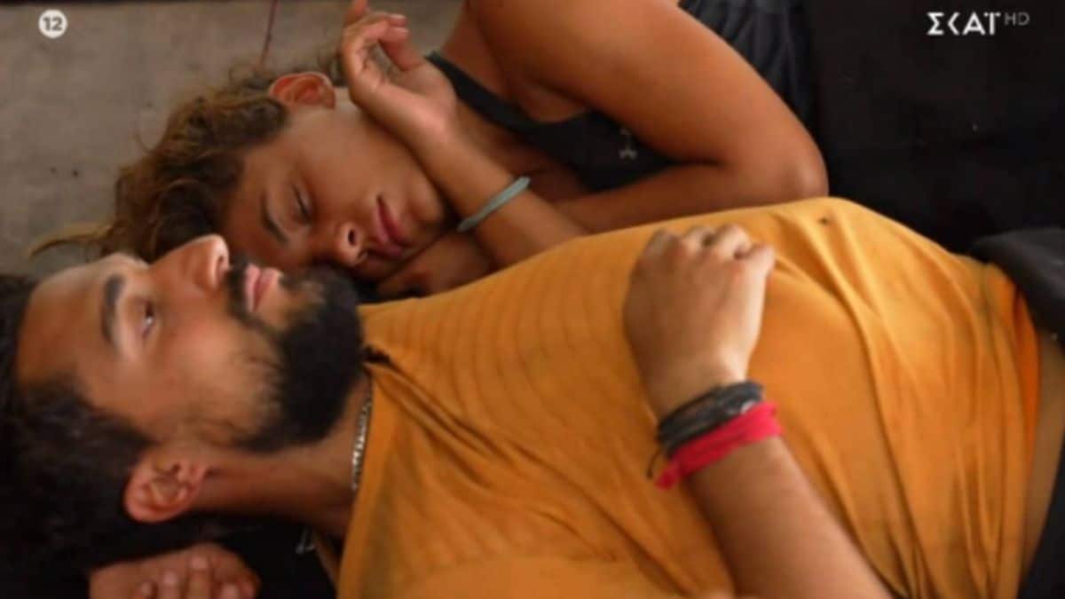 Survivor: Το επεισόδιο ξεκίνησε με τραγούδι του Λιβάνη και πλάνα της Μαριαλένας με τον Σάκη!