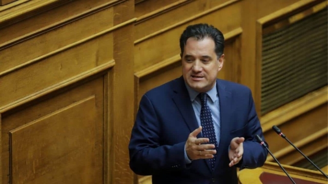 Γεωργιάδης: Εξετάζεται το ενδεχόμενο να ανοίξουν τα καταστήματα και στις “κόκκινες” περιοχές
