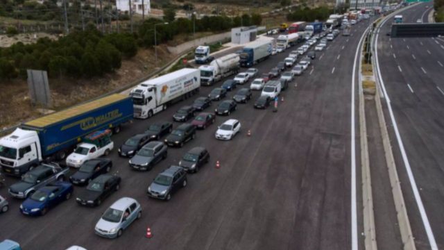 “Κόλαση” από τους ελέγχους στα διόδια – 939 επίδοξοι εκδρομείς έκαναν αναστροφή το τελευταίο 24ωρο