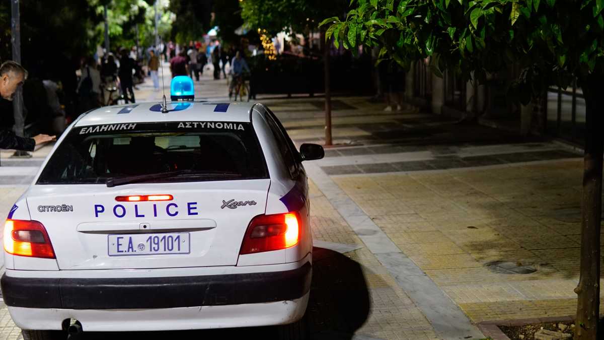 Επίθεση στο Βύρωνα: Απίστευτη κατάθεση της γυναίκας που έριξε το πετρέλαιο – «Η γάτα μου το έριξε…»