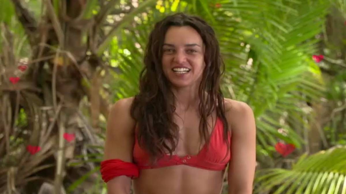 Survivor: “Σιχαμένη! Είσαι ένα φθηνό γυναικάκι” – Βρίζουν χυδαία την Καρολίνα στο προφίλ της!