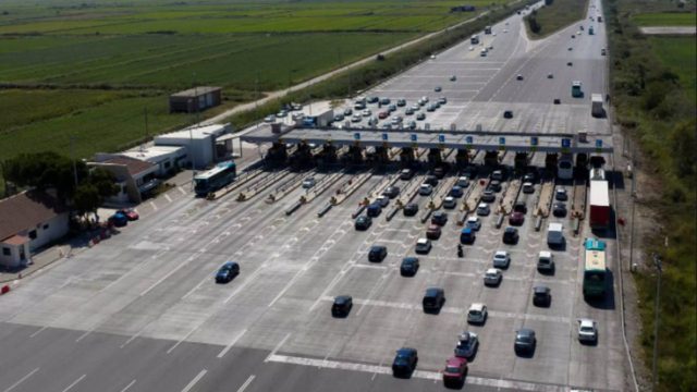 Αγρίεψαν τα μπλόκα της Τροχαίας για το Πάσχα -Σαρωτικοί έλεγχοι, αναστροφή και… πίσω για οδηγούς στα διόδια Ελευσίνας και Αφιδνών
