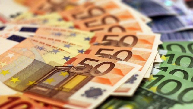 Δώρο Πάσχα: Άσχημα τα νέα για τους εργαζομένους σε αναστολή