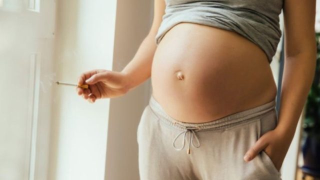 Γυναίκα κάπνιζε 10 τσιγάρα την μέρα ενώ ήταν έγκυος και… Απίστευτο!