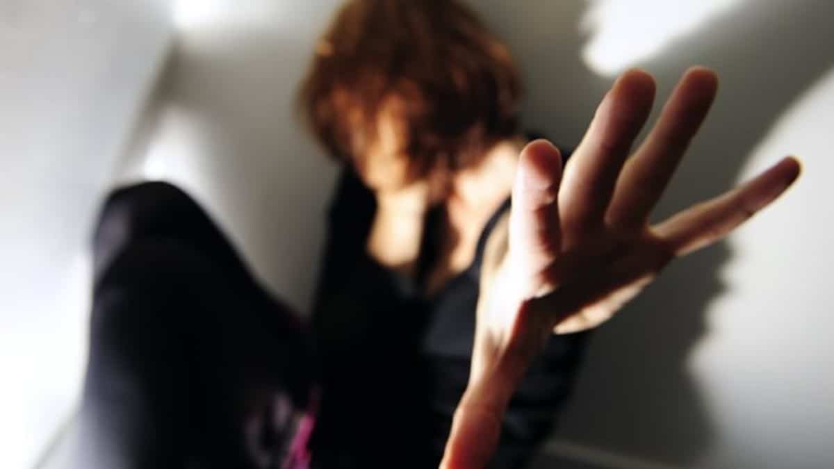 Σοκ στην Κρήτη: 37χρονος επιτέθηκε σεξουαλικά σε γυναίκα ενώ έκανε ηλιοθεραπεία