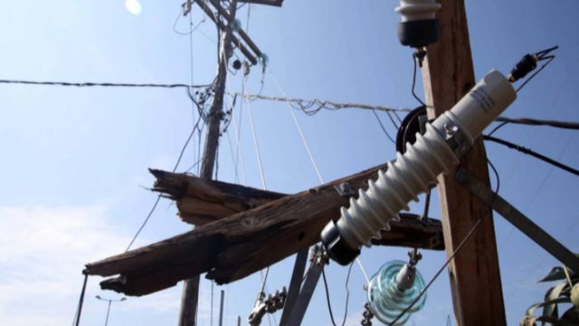Τραγωδία στην Εύβοια: «Κρεμόταν και καιγόταν σαν λαμπάδα» – Πώς έχασαν τη ζωή τους οι τρεις τεχνικοί;