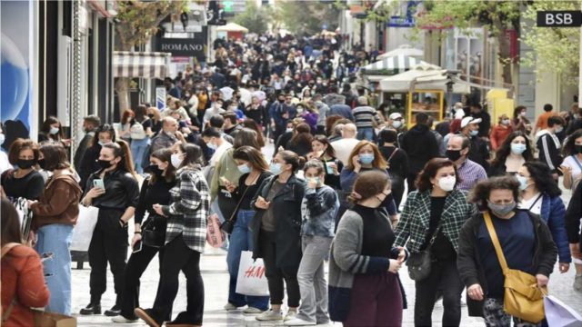 Λαοθάλασσα για ακόμη ένα Σάββατο στην Ερμού (Video)