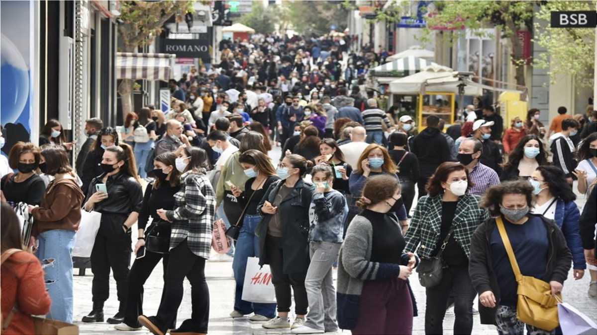Λαοθάλασσα για ακόμη ένα Σάββατο στην Ερμού (Video)