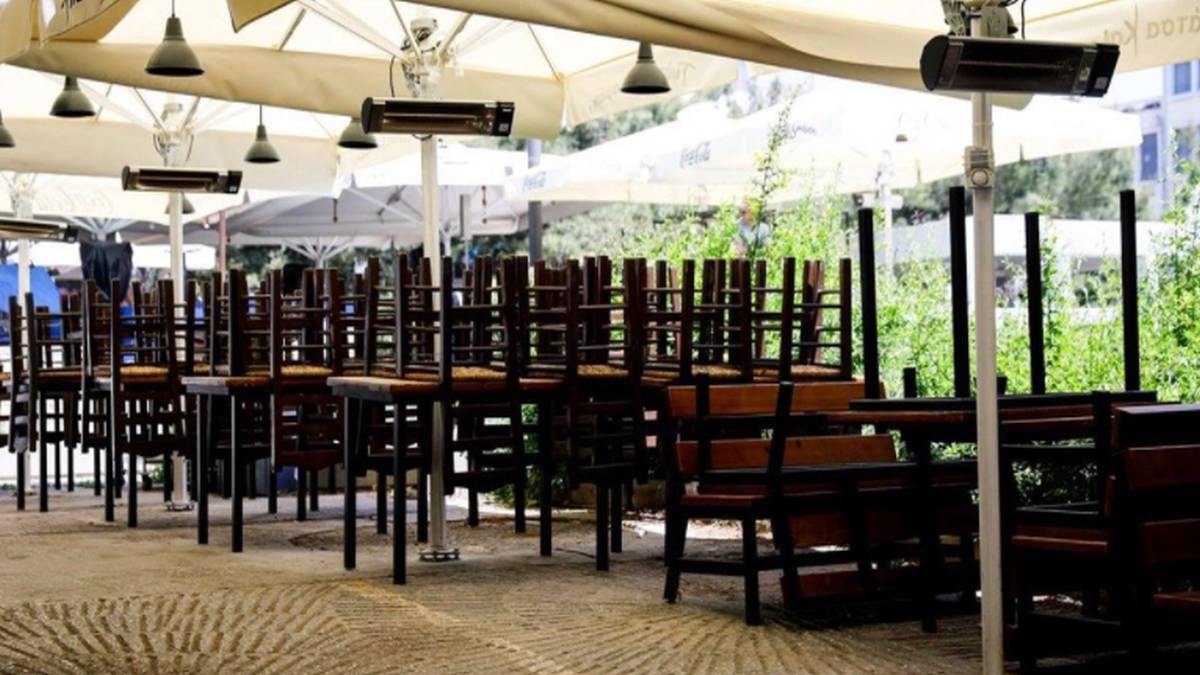 Άρση μέτρων: Οι ημερομηνίες για εμπορικά κέντρα, εστίαση και μετακινήσεις – Κλειδί τα self test