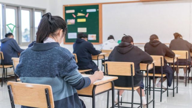 Κορωνοϊός: Κρίσιμη εβδομάδα για το άνοιγμα των σχολείων