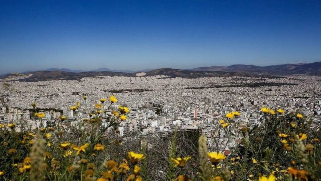 Καιρός σήμερα: Μ. Παρασκευή με ηλιοφάνεια – Πού θα φτάσει τους 32 βαθμούς η θερμοκρασία;