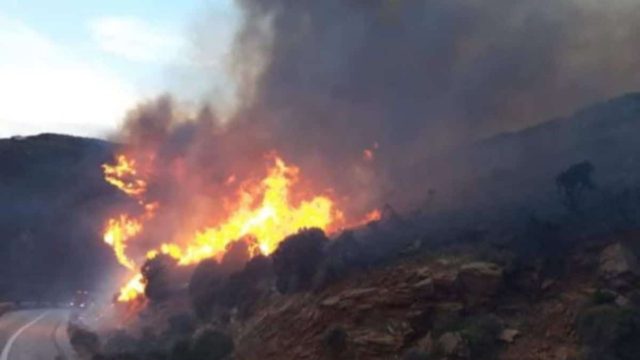 Φωτιά στην Άνδρο – Έκκληση δημάρχου για προληπτική εκκένωση