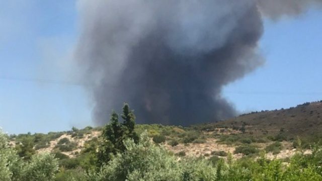Φωτιά στο Λαύριο