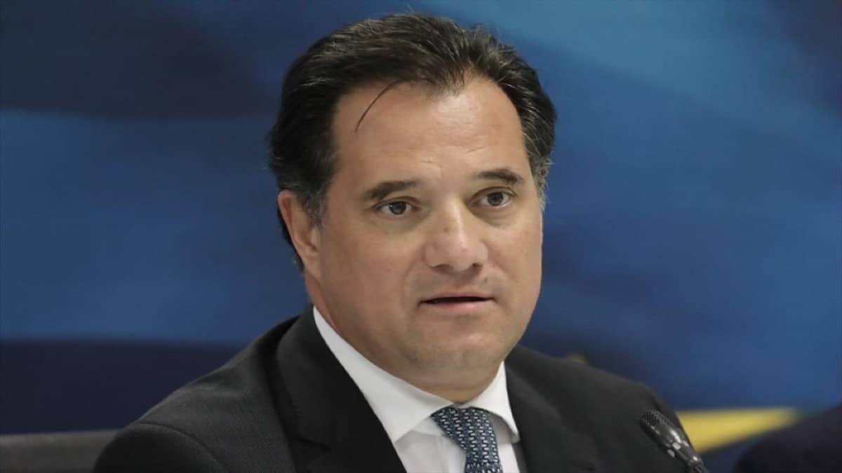 «Κατάρες» κατά Άδωνι Γεωργιάδη για την εγχείρηση (photo)