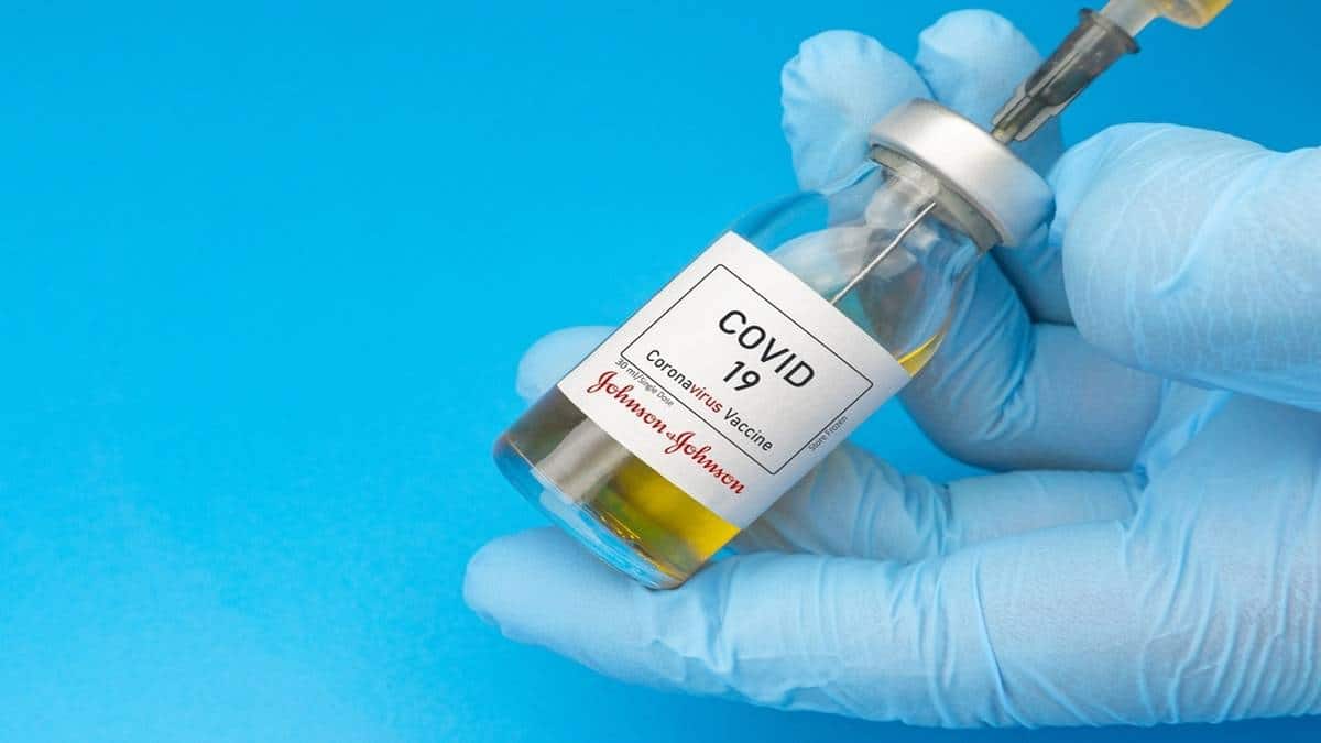 Ξεκινούν οι εμβολιασμοί με το Johnson & Johnson στην Ελλάδα – Σε ποια χώρα το έχουν απαγορεύσει και γιατί;