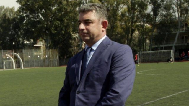 Γιώργος Καραϊβάζ: Θλίψη και οδύνη στην κηδεία του – «Είμαστε όλοι με ένα “γιατί;”»
