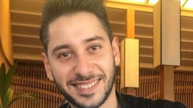 Νεκρός μπροστά στον πατέρα του ο Κώστας Καραμέρος!