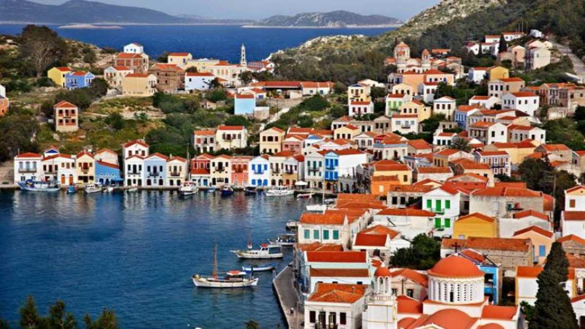 Κορωνοϊός: Οριζόντιος εμβολιασμός στα νησιά με έως 10.000 κατοίκους