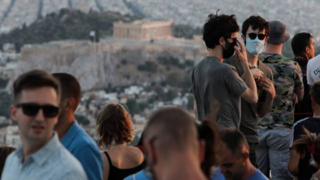 Άρση μέτρων: Αυτό είναι το σχέδιο της κυβέρνησης – Πότε ανοίγουν σχολεία, λιανεμπόριο και εστίαση, πότε καταργείται το SMS