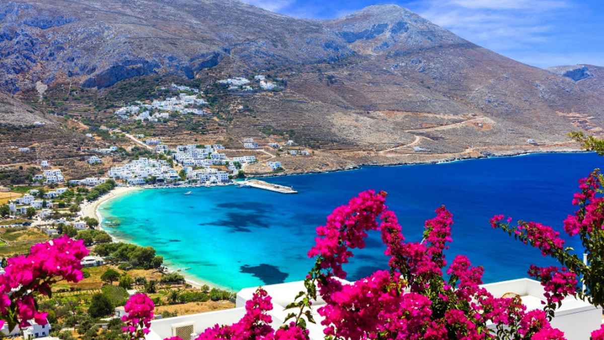 Η Ελλάδα στην «πράσινη λίστα» της Βρετανίας για διακοπές