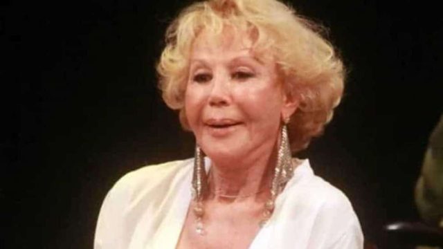 Ζωή Λάσκαρη: Αδιανόητο περιστατικό στο μνημόσυνό της!