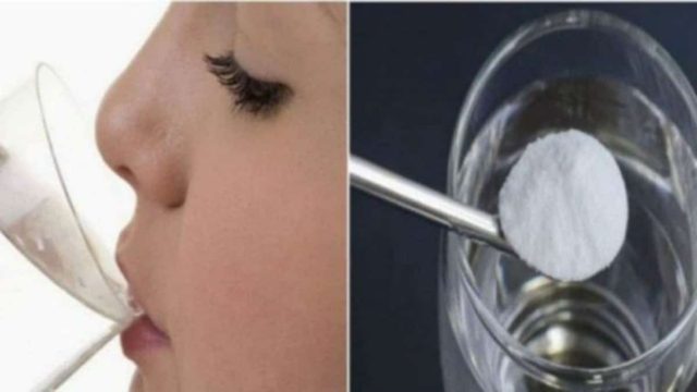 Έπινε 1 ποτήρι μαγειρική σόδα με νερό κάθε μέρα – 30 μέρες αργότερα το σώμα της ήταν αγνώριστο!