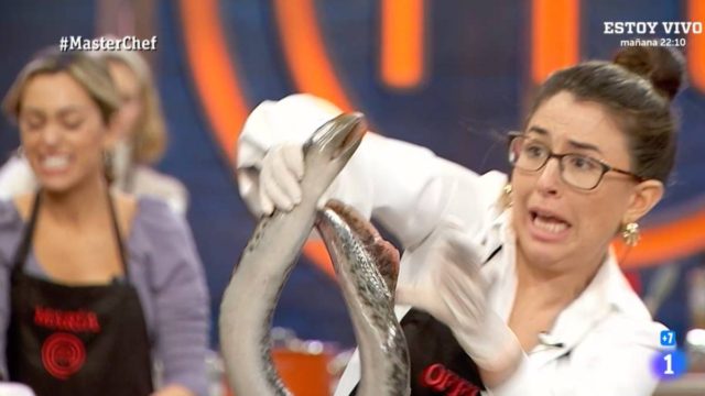 Αηδία στο MasterChef: Σκότωσαν και μαγείρεψαν ζωντανή σμέρνα!