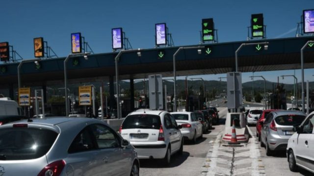 Πάσχα στο χωριό ή όχι; Η απάντηση Πέτσα για το πότε θα ανοίξουν οι μετακινήσεις εκτός νομού (Video)