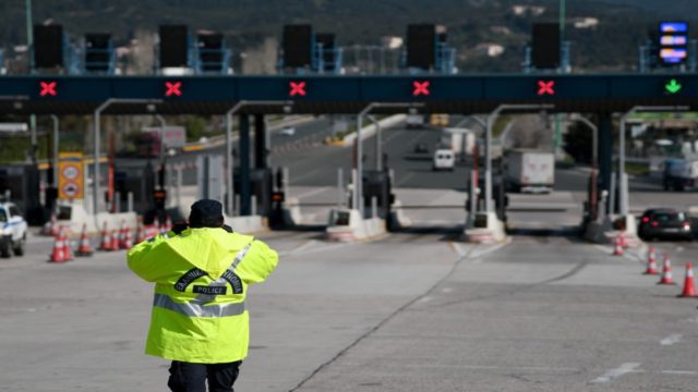 Μετακίνηση εκτός νομού: Αυτά είναι τα νέα μέτρα για το Πάσχα – Οι εξαιρέσεις και τα τσουχτερά πρόστιμα