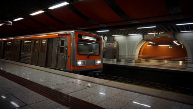 Νεκρός ο άνδρας που έπεσε στις γραμμές του Μετρό στον Χολαργό