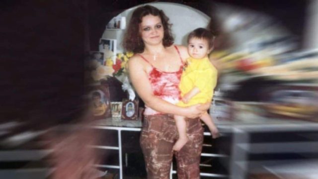 Αγγελική Νικολούλη: Βρήκε μετά από 10 χρόνια αγνοούμενη μητέρα – Η στιγμή που μάνα και γιος μιλούν ξανά στον αέρα του “Φως στο Τούνελ”