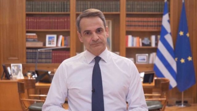 «Καζάνι» όλη η χώρα: Ο λόγος που ο Μητσοτάκης δεν έκανε τώρα άρση του lockdown