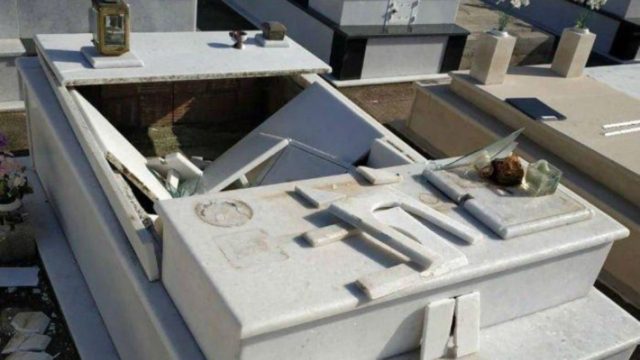 Βανδάλησαν νεκροταφείο στη Θεσσαλονίκη – Έσπασαν τα μνήματα και πήραν 45 καντήλια