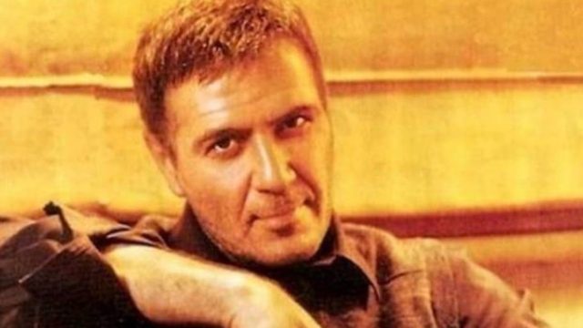 Νίκος Σεργιανόπουλος: Η μάνα του ντυμένη στα μαύρα – Δείτε το πρόσωπό της