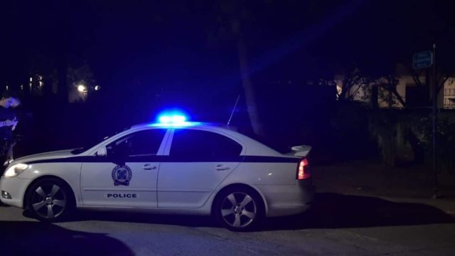 Χαμός στη Νέα Ερυθραία: Πυροβολισμοί κατά αστυνομικών