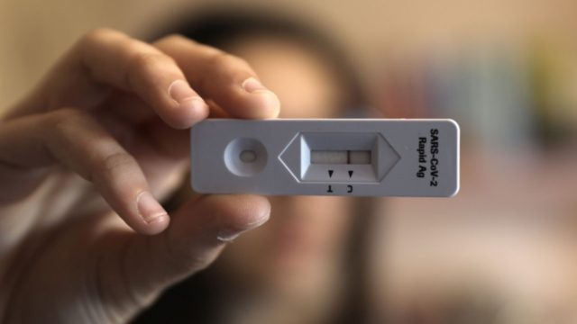 Self test: Υποχρεωτικά από σήμερα στο Δημόσιο – Ποιοι εξαιρούνται