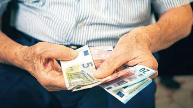 Συντάξεις-Αναδρομικά: Ποτε καταβάλλονται τα χρήματα σε 30.000 δικαιούχους – Ποιοι θα δουν χρήματα στους λογαριασμούς τους