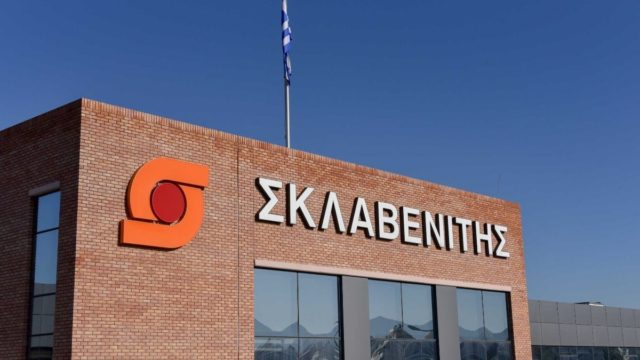 Αποκάλυψη για τον Σκλαβενίτη: Περισσότεροι από 4.200 εργαζόμενοι έχουν νοσήσει από κορωνοϊό!