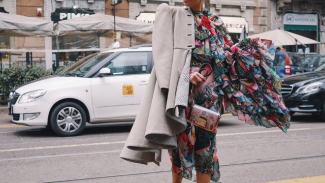 Πολύχρωμα outfits για την φετινή άνοιξη