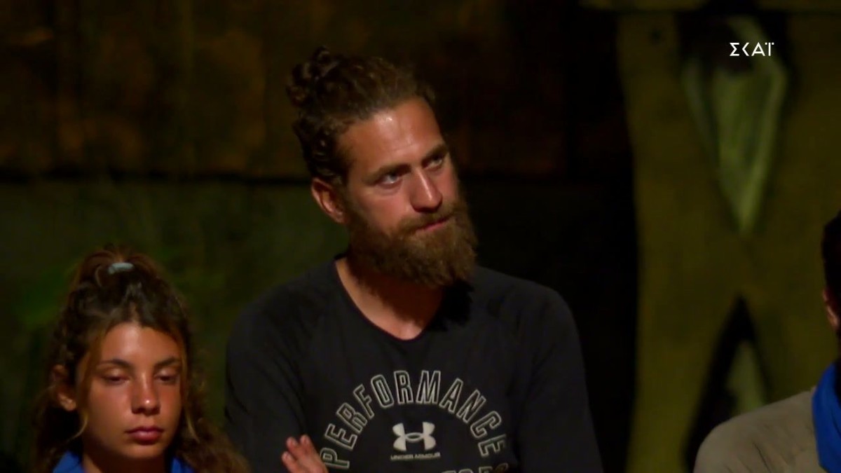 Survivor 4: Υποψήφιος ο Κώστας – Η μπλε ομάδα έδειξε… Τζέιμς και Μπάρτζη ως επόμενους στόχους