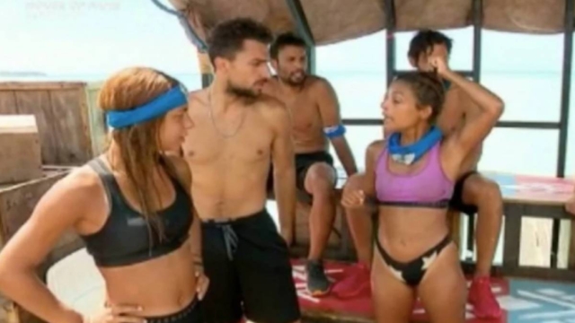 Πλάνο-φωτιά στο Survivor – «Χούφτωσε» τα γυμνά οπίσθιά της! (ΒΙΝΤΕΟ)