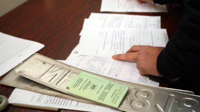 Tέλη κυκλοφορίας με το μήνα – Τι προβλέπει η τροπολογία του υπ. Οικονομικών