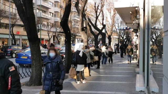 Ανοίγουν τα καταστήματα σε Αχαΐα, click away στη Θεσσαλονίκη και κλειστά στην Κοζάνη