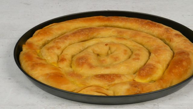 Τυρόπιτα μόνο με δυο υλικά