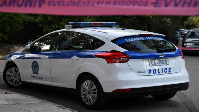 Θρίλερ με τον θάνατο 31χρονου σεφ στη Βούλα: Βρέθηκαν σύνεργα ναρκωτικών στο σπίτι (Video)