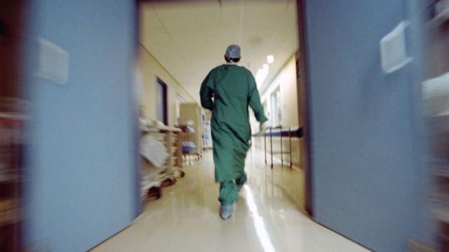 Θρίλερ στα Χανιά: 4μελής οικογένεια δίνει «μάχη» με τον κορωνοϊό! (Video)