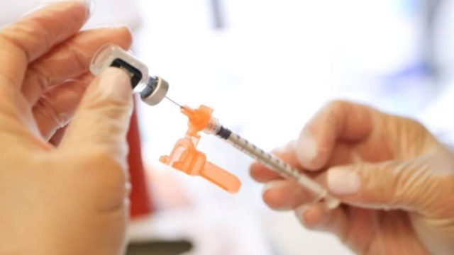 Συγκλονίζει ο σύζυγος 44χρονης με θρόμβωση: “Περιμένουμε την επιβεβαίωση ότι είναι κλινικά νεκρή”