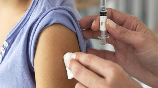 Οι εμβολιασμένοι είναι κίνδυνος θάνατος αν δεν προσέξουν –  Τι λέει ο Δημόπουλος