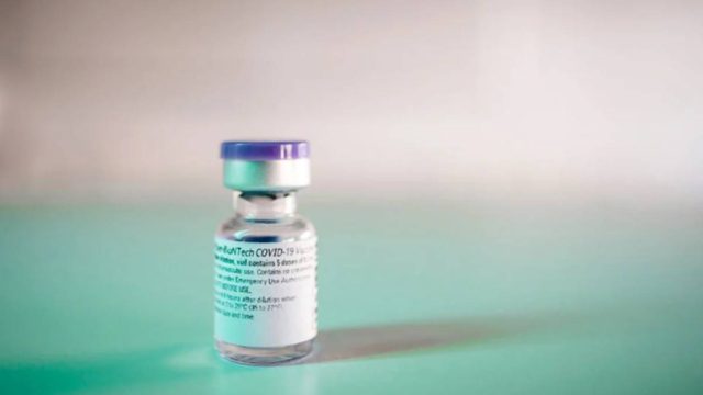 23χρονη έλαβε κατά λάθος έξι δόσεις του εμβολίου της Pfizer